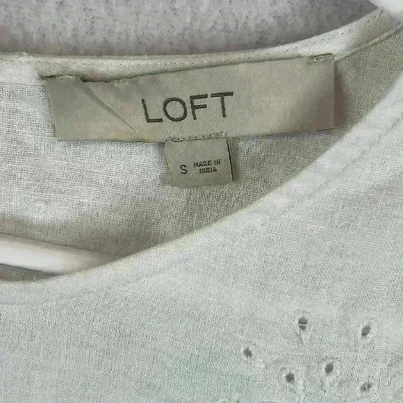 Loft Linen Blend Blouse Women's Sz S White with Eyelet Design and Sleeve Scallop - Picture 3 of 8